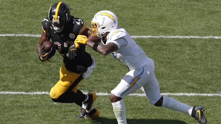 Pittsburgh Steelers running back Najee Harris (22)