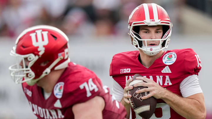 Indiana Hoosiers quarterback Fernando Mendoza (15) looks to pass downfield against Alabama Crimson Tide on Thursday, Jan. 1, 2026, during the Rose Bowl and quarterfinal game of the College Football Playoff at Rose Bowl Stadium in Pasadena, Calif.