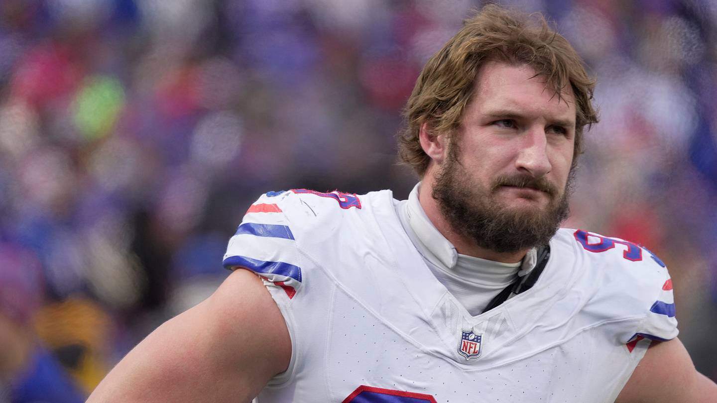 8 can't-miss NFL moves that need to happen before the end of training camp