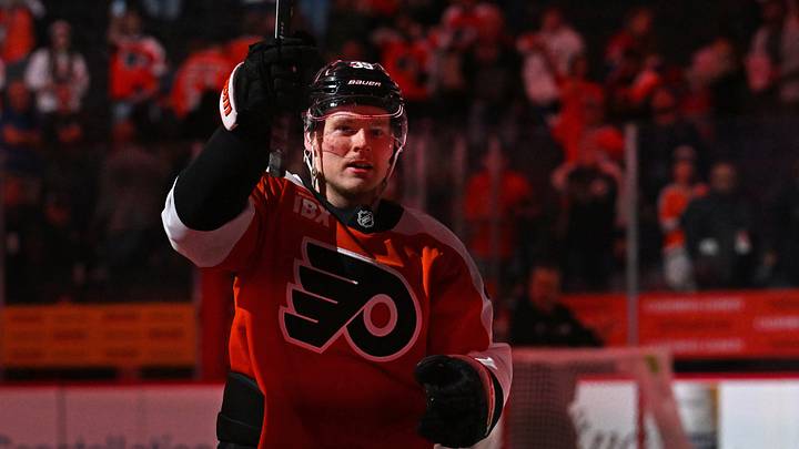 Philadelphia Flyers right wing Matvei Michkov (39) acknowledges the crowd after being named first star of the game against the MontrŽal Canadiens at Xfinity Mobile Arena. Mandatory Credit: Eric Hartline-Imagn Images