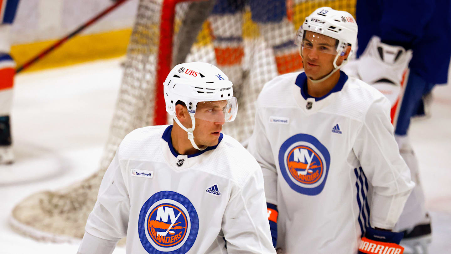 NY Islanders showcase new lines after training camp roster gets trimmed down