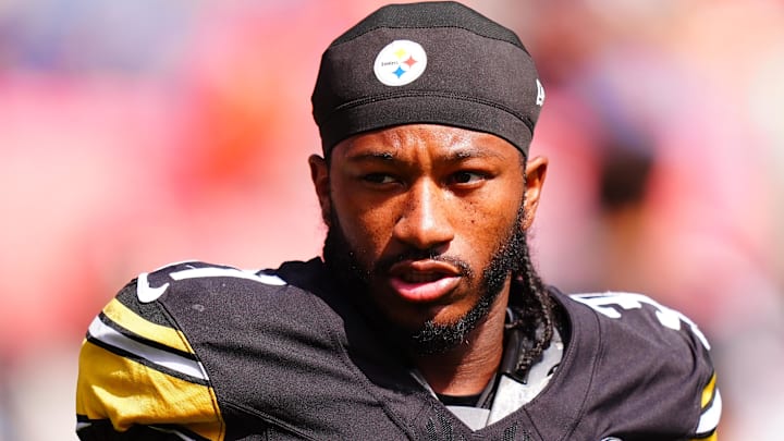 Sep 15, 2024; Denver, Colorado, USA; Pittsburgh Steelers cornerback Beanie Bishop Jr. (31) during the first quarter at Empower Field at Mile High. Mandatory Credit: Ron Chenoy-Imagn Images