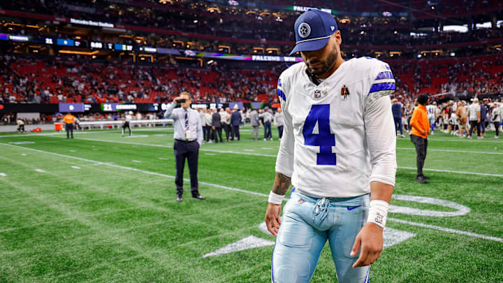 Dak Prescott no pudo terminar el juego de los Dallas Cowboys vs. Atlanta Falcons