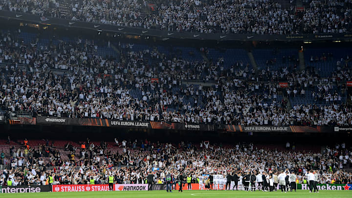 Die Frankfurter Fanmassen bei Europa-League-Gastspiel 2022 Die Frankfurter Fanmassen bei Europa-League-Gastspiel 2022