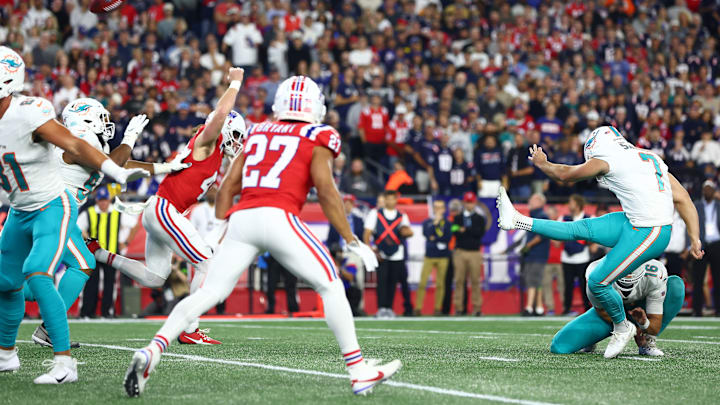 Miami Dolphins v New England Patriots