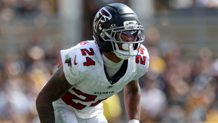 Terrell suffered a shoulder injury during the loss to the Steelers Terrell suffered a shoulder injury during the loss to the Steelers
