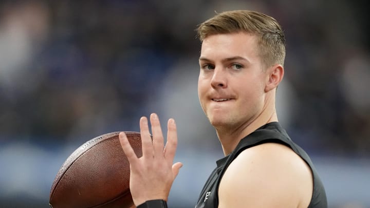 Mar 1, 2025; Indianapolis, IN, USA; Ohio State quarterback Will Howard (QB07) during the 2025 NFL Combine at Lucas Oil Stadium. Mandatory Credit: Kirby Lee-Imagn Images Mar 1, 2025; Indianapolis, IN, USA; Ohio State quarterback Will Howard (QB07) during the 2025 NFL Combine at Lucas Oil Stadium. Mandatory Credit: Kirby Lee-Imagn Images