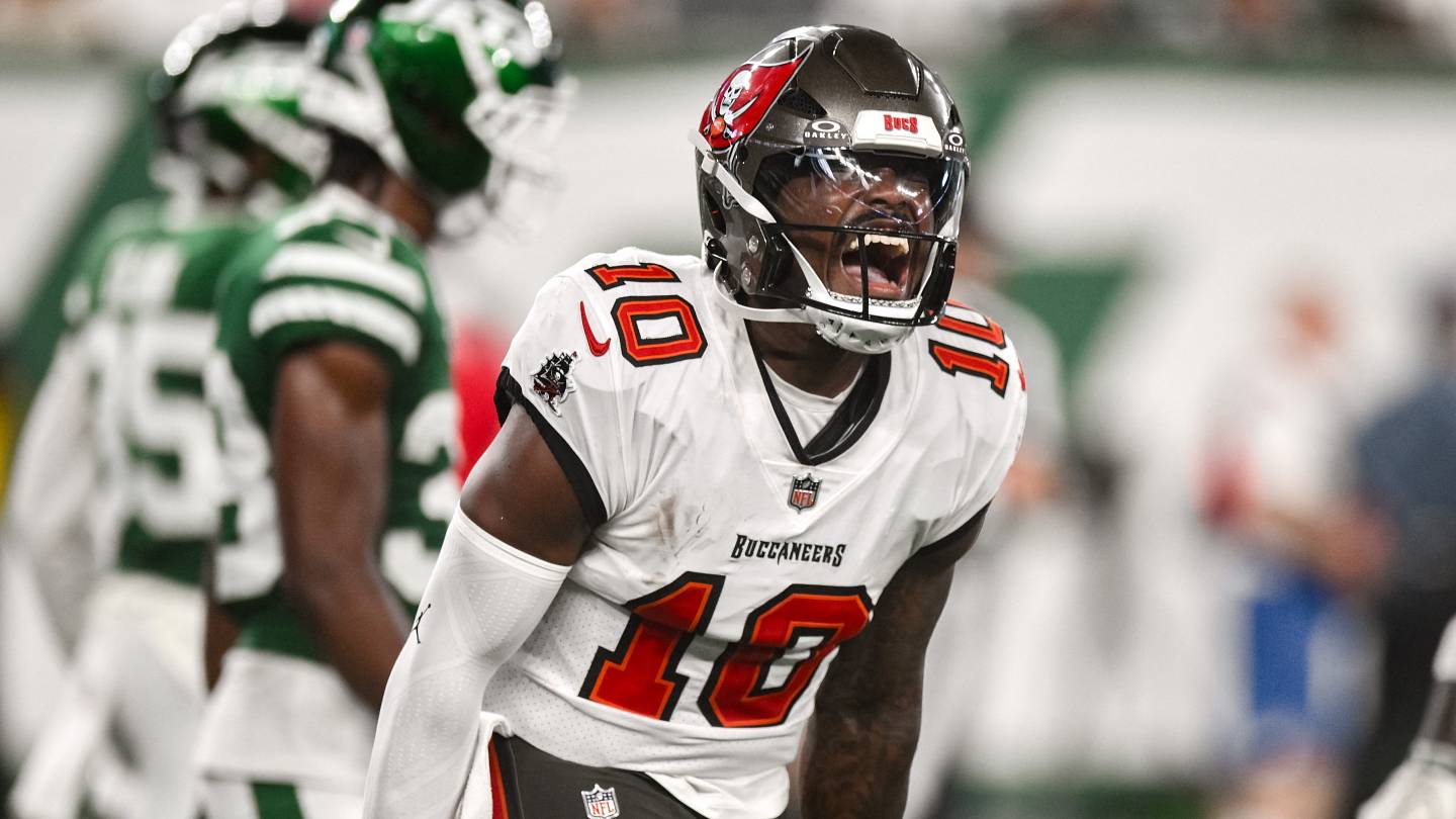 Former Kansas QB Jalon Daniels Makes Jayhawks Fans Proud With Elite NFL Debut