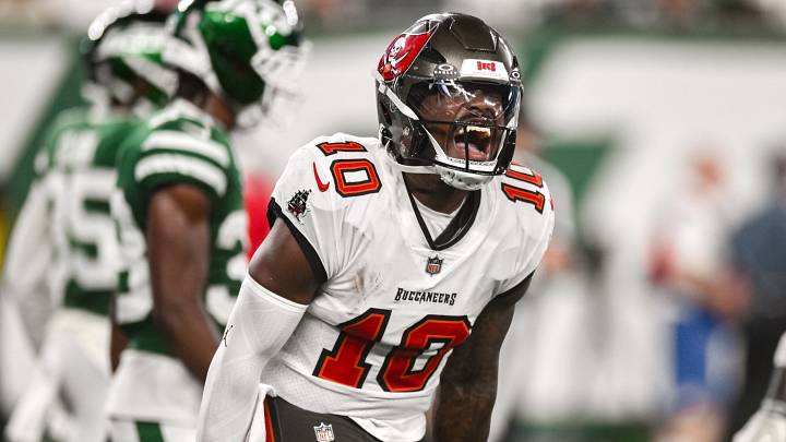 Aug 14, 2026; East Rutherford, New Jersey, USA; Tampa Bay Buccaneers quarterback Jalon Daniels (10) reacts after scoring a touchdown against the New York Jets during the second half at MetLife Stadium. Mandatory Credit: John Jones-Imagn Images Aug 14, 2026; East Rutherford, New Jersey, USA; Tampa Bay Buccaneers quarterback Jalon Daniels (10) reacts after scoring a touchdown against the New York Jets during the second half at MetLife Stadium. Mandatory Credit: John Jones-Imagn Images