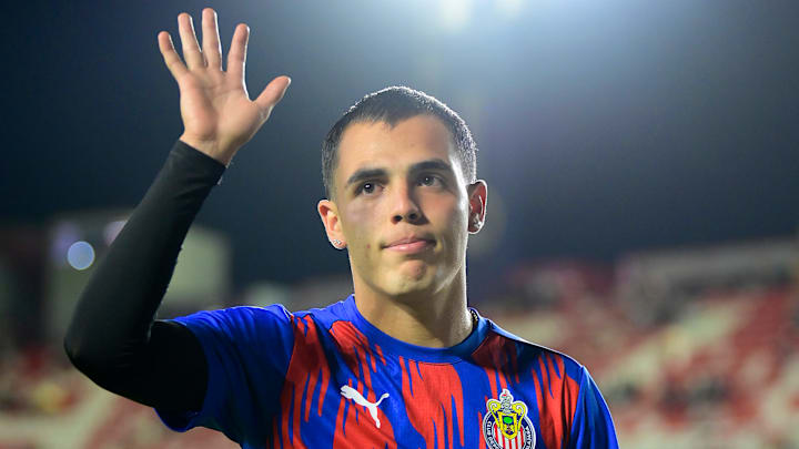 El PSV Eindhoven de los Países Bajos ya declaró sus intenciones de fichar al atacante Hugo Camberos de Chivas en este mismo mercado de verano, según Fernando Esquivel.