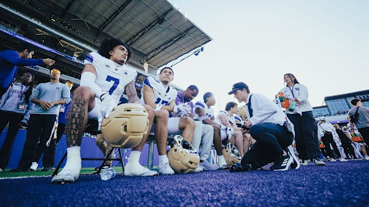 Receiver Raiden Vines-Bright (7) takes a Spring Game breather.