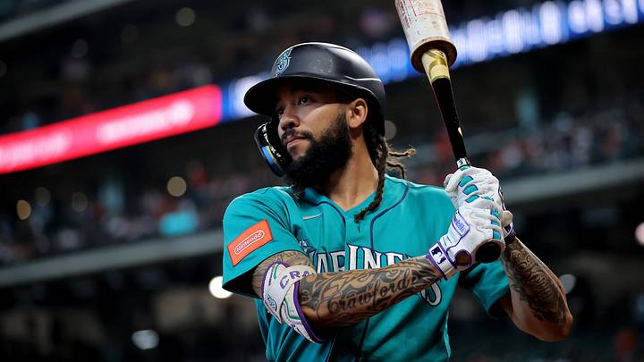 May 14, 2026; Houston, Texas, USA; Seattle Mariners shortstop J.P. Crawford (3) in the on-deck circle against the Houston Astros during the first inning at Daikin Park. Mandatory Credit: Erik Williams-Imagn Images May 14, 2026; Houston, Texas, USA; Seattle Mariners shortstop J.P. Crawford (3) in the on-deck circle against the Houston Astros during the first inning at Daikin Park. Mandatory Credit: Erik Williams-Imagn Images