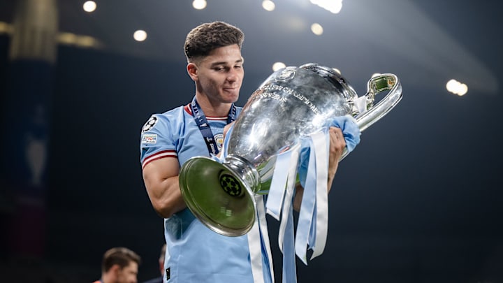 Julian Alvarez bleibt ein Himmelblauer Julian Alvarez bleibt ein Himmelblauer