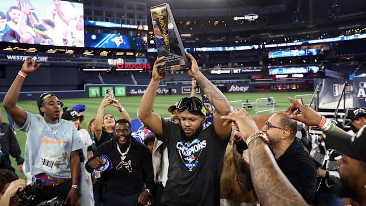 The Toronto Blue Jays beat the Seattle Mariners in Game 7 of the ALCS to advance to their first World Series in 32 years.