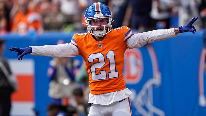 October 26, 2025: Denver Broncos cornerback Riley Moss (21) signals incomplete on a pass to the end zone in the first half of the football game between the Denver Broncos and Dallas Cowboys. 