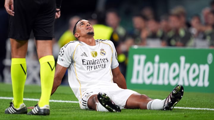 Trent no pudo completar el partido frente al Olympique de Marseille en la Jornada 1 de la UEFA Champions League Trent no pudo completar el partido frente al Olympique de Marseille en la Jornada 1 de la UEFA Champions League