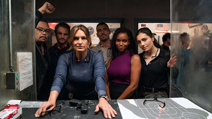 LAW & ORDER: SPECIAL VICTIMS UNIT -- "Fractured" Episode 26001 -- Pictured: (l-r) Ice T as Sgt. Odafin "Fin" Tutuola, Kevin Kane as Det. Terry Bruno, Mariska Hargitay as Capt. Olivia Benson, Octavio Pisano as Det. Joe Velasco, Aimé Donna Kelly as Capt. Curry, Juliana Aidén Martinez as Det. Kate Silva -- (Photo by: Ralph Bavaro/NBC)