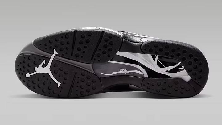 The Air Jordan 8 "Chrome" colorway. The Air Jordan 8 "Chrome" colorway.