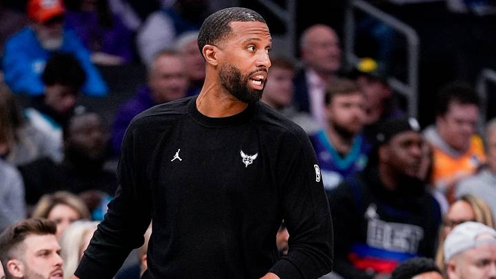 Feb 9, 2026; Charlotte, North Carolina, USA; Charlotte Hornets Head Coach Charles Lee during the first quarter against the Detroit Pistons at Spectrum Center. Mandatory Credit: Jim Dedmon-Imagn Images