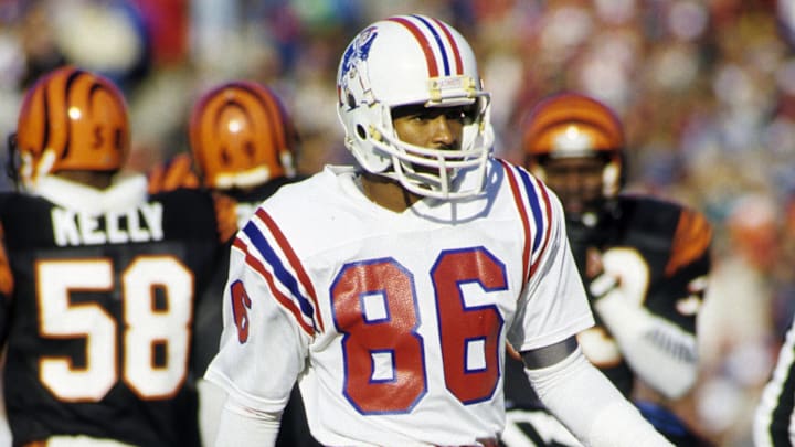 Dec 7, 1986; Foxboro, MA, USA; New England Patriots receiver Stanley Morgan (86) against the Cincinnati Bengals at Foxboro Stadium. Mandatory Credit: Imagn Images Dec 7, 1986; Foxboro, MA, USA; New England Patriots receiver Stanley Morgan (86) against the Cincinnati Bengals at Foxboro Stadium. Mandatory Credit: Imagn Images