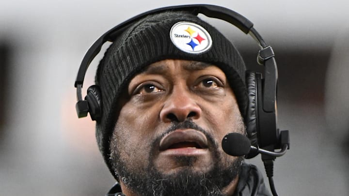 Pittsburgh Steelers coach Mike Tomlin stands on the sidelines during a game.