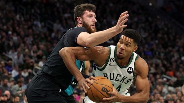 Giannis Antetokounmpo es la gran figura de Bucks
