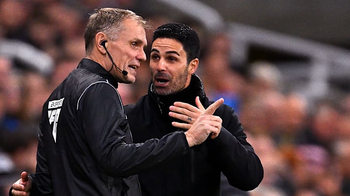 Mikel Arteta en colère avec l'arbitrage contre Newcastle