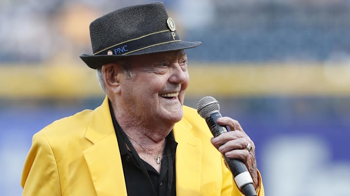Aug 26, 2023; Pittsburgh, Pennsylvania, USA; Pittsburgh Pirates former relief pitcher ElRoy Face speaks s to the crowd during a ceremony honoring those inducted into the 2023 Hall of Fame Class of the Pirates organization before the game against the Chicago Cubs at PNC Park. Mandatory Credit: Charles LeClaire-Imagn Images Aug 26, 2023; Pittsburgh, Pennsylvania, USA; Pittsburgh Pirates former relief pitcher ElRoy Face speaks s to the crowd during a ceremony honoring those inducted into the 2023 Hall of Fame Class of the Pirates organization before the game against the Chicago Cubs at PNC Park. Mandatory Credit: Charles LeClaire-Imagn Images