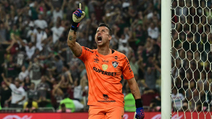 Goleiro pegou duas penalidades na disputa final