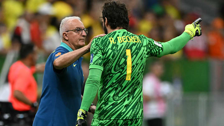 Alisson foi substituído contra a Colômbia