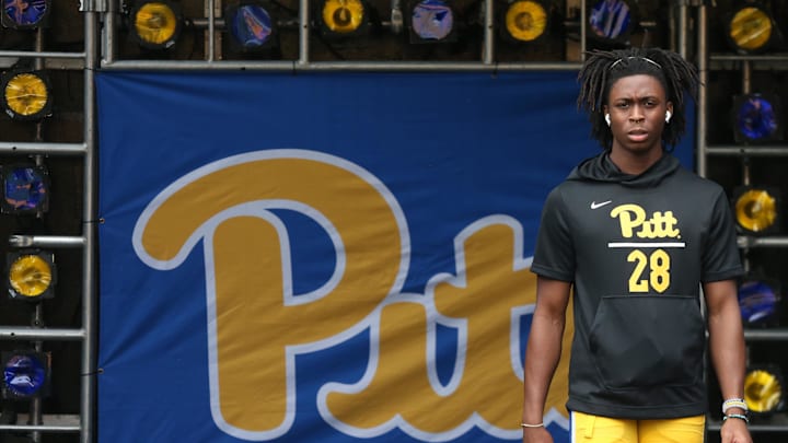 Sep 10, 2022; Pittsburgh, Pennsylvania, USA; Pittsburgh Panthers Pittsburgh Panthers defensive back Noah Biglow (28) takes the field to warm up before the game against the Tennessee Volunteers at Acrisure Stadium. Mandatory Credit: Charles LeClaire-Imagn Images Sep 10, 2022; Pittsburgh, Pennsylvania, USA; Pittsburgh Panthers Pittsburgh Panthers defensive back Noah Biglow (28) takes the field to warm up before the game against the Tennessee Volunteers at Acrisure Stadium. Mandatory Credit: Charles LeClaire-Imagn Images