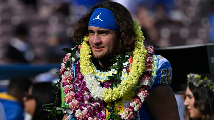 Nov 30, 2024; Pasadena, California, USA; UCLA Bruins tight end Moliki Matavao (88) during pregame a “senior day” ceremony before playing the Fresno State Bulldogs at Rose Bowl. Mandatory Credit: Robert Hanashiro-Imagn Images Nov 30, 2024; Pasadena, California, USA; UCLA Bruins tight end Moliki Matavao (88) during pregame a “senior day” ceremony before playing the Fresno State Bulldogs at Rose Bowl. Mandatory Credit: Robert Hanashiro-Imagn Images