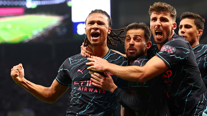 Aké marcou gol do apagar das luzes para os Citizens