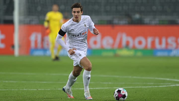 Die offenen Fragen haben die Verantwortlichen mit Florian Neuhaus geklärt. Die offenen Fragen haben die Verantwortlichen mit Florian Neuhaus geklärt.