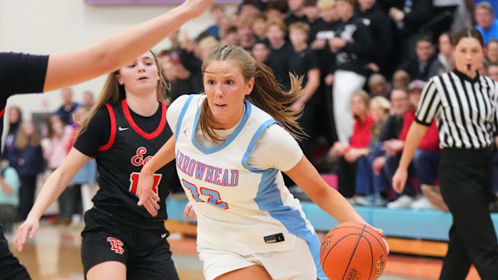 Arrowhead's Natalie Kussow (22) breaks for the paint during the game against Wauwatosa East at Arrowhead High School in Hartland, Wisconsin, Jan. 27, 2026. Wauwatosa East won the game, 76-66, in overtime.