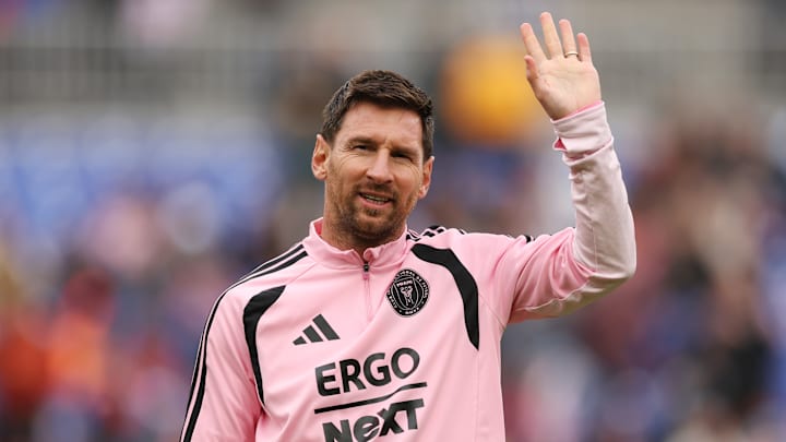 Messi poderia ter voltado ao Barcelona em 2023, mas Laporta ‘estragou tudo’, diz Xavi  