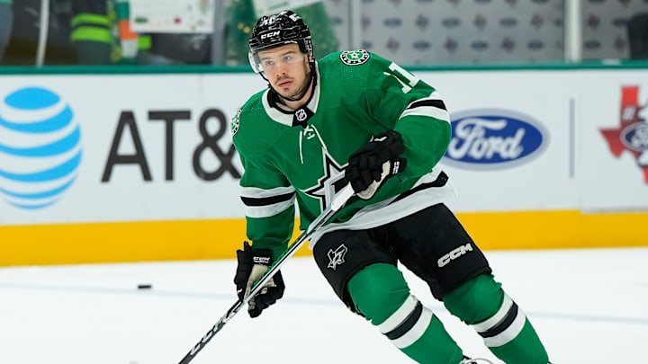 Stars forward Logan Stankoven