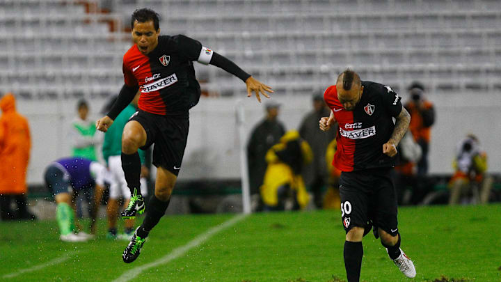 Jugadores del Atlas celebran un gol.