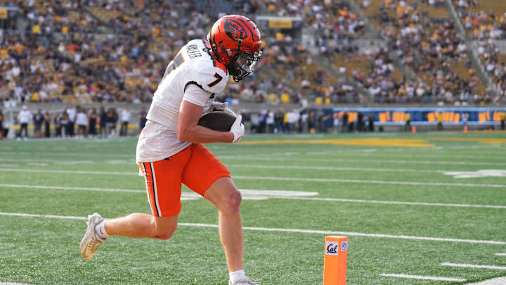 Oct 26, 2024; Berkeley, California, USA; Oregon State Beavers wide receiver Trent Walker (7) catches a touchdown pass against the California Golden Bears during the fourth quarter at California Memorial Stadium. Mandatory Credit: Darren Yamashita-Imagn Images