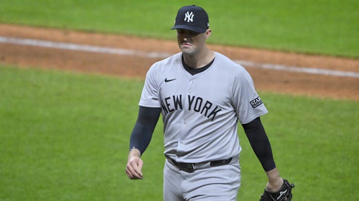 Oct 17, 2024; Cleveland, Ohio, USA; New York Yankees pitcher Clay Holmes (35) reacts after giving up a home run to end the game during the tenth inning against the Cleveland Guardians in game 3 of the American League Championship Series at Progressive Field. Mandatory Credit: David Richard-Imagn Images Oct 17, 2024; Cleveland, Ohio, USA; New York Yankees pitcher Clay Holmes (35) reacts after giving up a home run to end the game during the tenth inning against the Cleveland Guardians in game 3 of the American League Championship Series at Progressive Field. Mandatory Credit: David Richard-Imagn Images