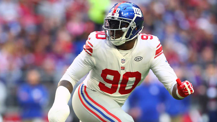 Dec 24, 2017; Glendale, AZ, USA; New York Giants defensive end Jason Pierre-Paul (90) against the Arizona Cardinals at University of Phoenix Stadium. Dec 24, 2017; Glendale, AZ, USA; New York Giants defensive end Jason Pierre-Paul (90) against the Arizona Cardinals at University of Phoenix Stadium.