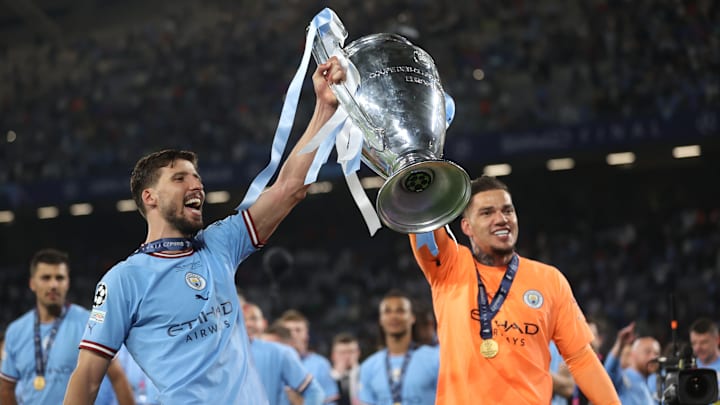 Manchester City vient de réaliser une saison historique en faisant le triplé. Manchester City vient de réaliser une saison historique en faisant le triplé.