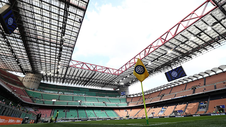 Das Giuseppe-Meazza-Stadion wird im Volksmund auch San Siro genannt. Das Giuseppe-Meazza-Stadion wird im Volksmund auch San Siro genannt.