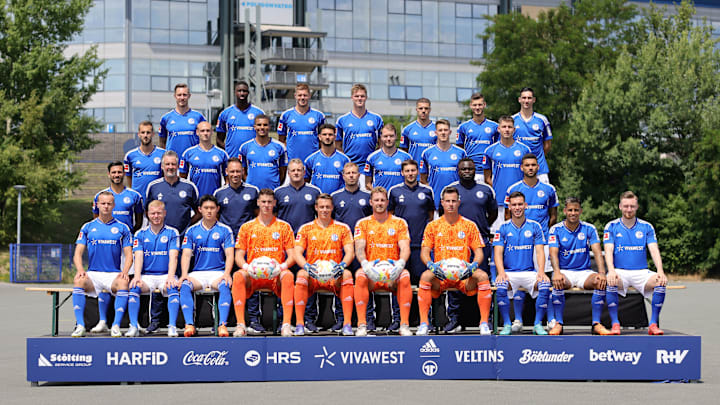 S04 steht offenbar vor der Einigung mit einem neuen Hauptsponsor