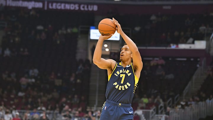 Brogdon se destacó en la temporada pasada con 38 % en tiros triples