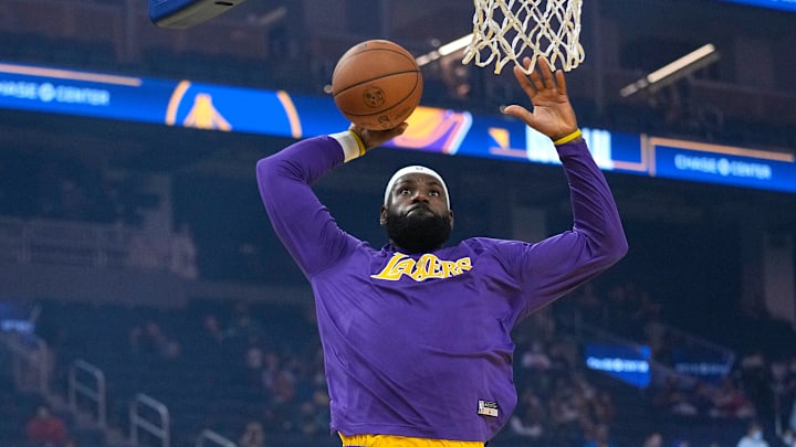 LeBron James y los Lakers inician su temporada el martes