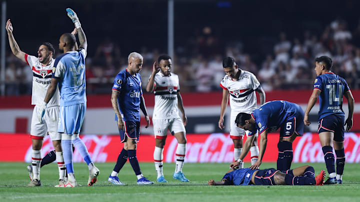 Atleta se encontra internado desde a quinta-feira