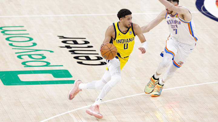 Tyrese Haliburton dribbles against the Thunder.