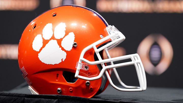 Clemson has released a statement after learning of the death of former Tigers wide receiver Diondre Overton at the age of 26. Clemson has released a statement after learning of the death of former Tigers wide receiver Diondre Overton at the age of 26.