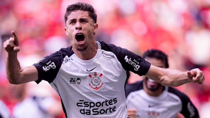 Gabriel Paulista chegou neste ano e já virou titular absoluto Gabriel Paulista chegou neste ano e já virou titular absoluto
